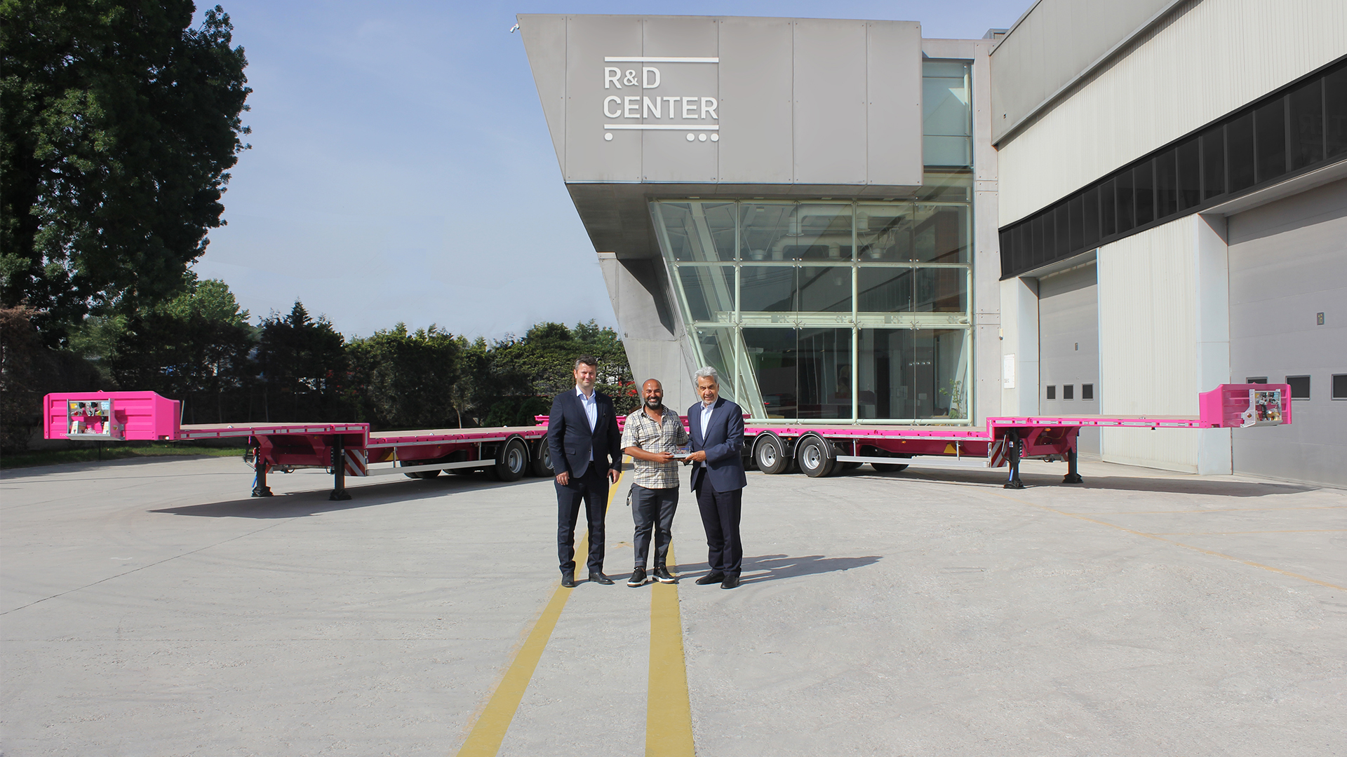 ATİZ’DEN PEMBE FİLOYA YENİ YATIRIM, 5 TIRSAN JUMBO PLATFORM